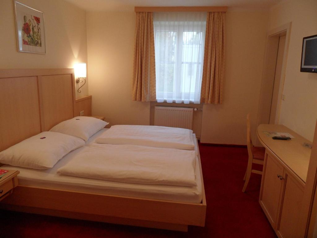 Pension Katrin Salzburg Room photo